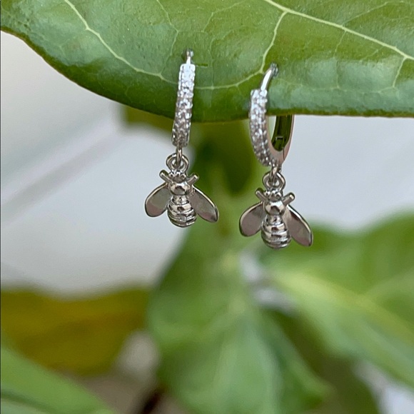 today deal Bee Earrings - Gift- Jewelry Gold Minimalist Earrings - Fashion - Picture 9 of 9